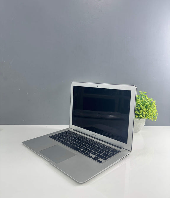 Refurbished Apple MacBook Air A1466 (Core i7/8GB/256GB/Mac OS Sierra/13.3")
